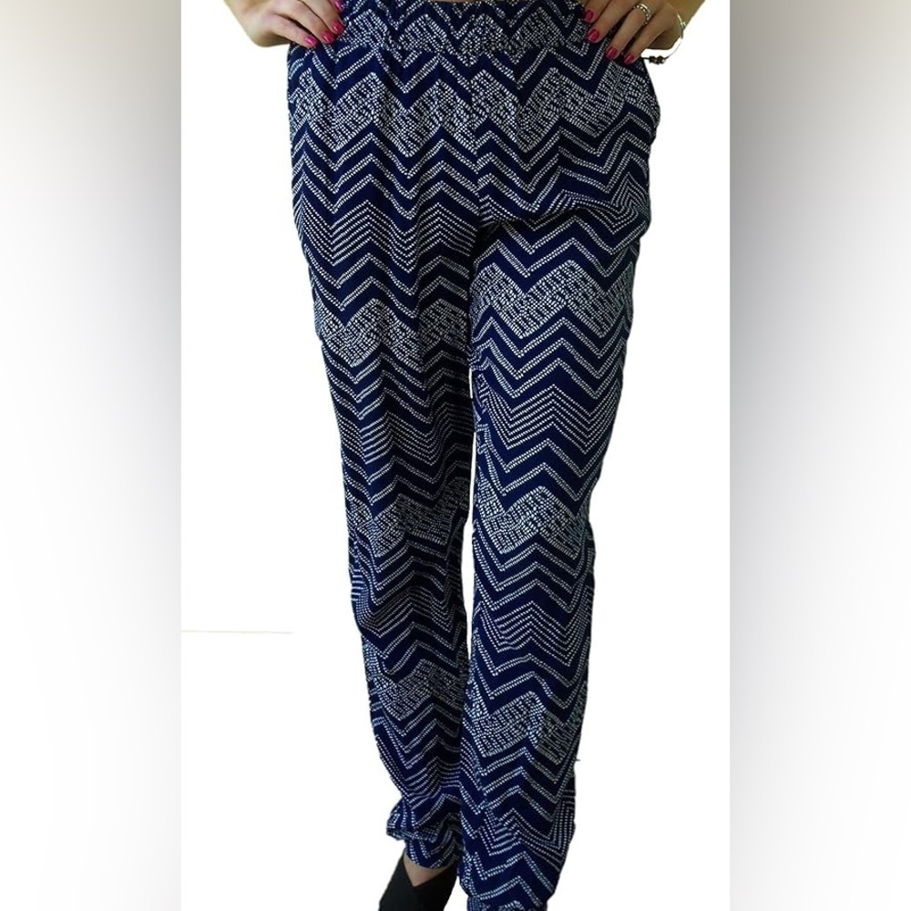 Bebop gently worn blue chevron ankle lounge pants